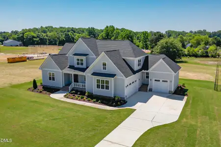 New construction Single-Family house 3220 Oakridge River Rd, Fuquay Varina, NC 27526 - image