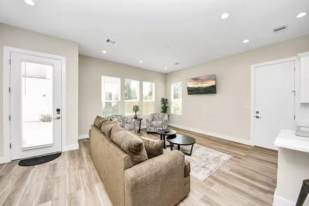 New construction Single-Family house 5935 Beall St, Unit A, Houston, TX 77091 - image 17