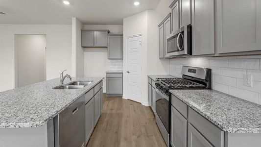 New construction Single-Family house 1915 Windy Banks Dr, Princeton, TX 75407 plan Cedarwood - image