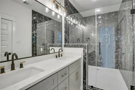 New construction Single-Family house 4833 Paula St, Houston, TX 77033 - image 4