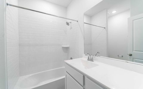 New construction Single-Family house 23403 Malbec Dr, Alvin, TX 77511 plan Greeley - image