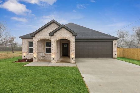 New construction Single-Family house 809 Rockwall Avenue, Terrell, TX 75160 - photo 0