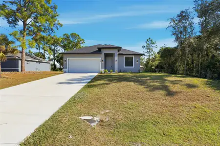 New construction Single-Family house 1087 Rugby Ln, Labelle, FL 33935 - image