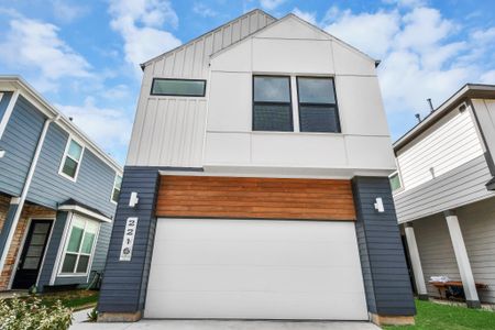 New construction Single-Family house 2216 Via Cami, Houston, TX 77051 - image