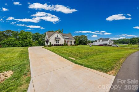 New construction Single-Family house 172 Triple Ponds Ct, Clover, SC 29710 - image