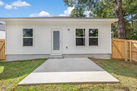 New construction Single-Family house 591 Brock Ave, Crestview, FL 32539 - image 2