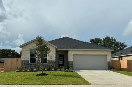 New construction Single-Family house 421 Robin St, Angleton, TX 77515 plan Nash - image