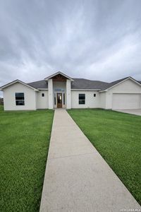 New construction Single-Family house 613 34Th St, Hondo, TX 78861 - image