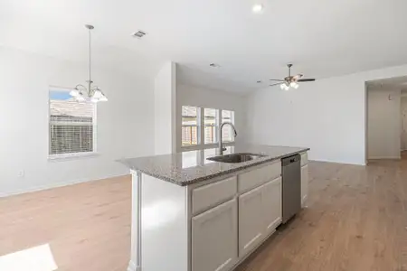 New construction Single-Family house 249 Edgewater Dr, West Columbia, TX 77486 plan Duval - image 6