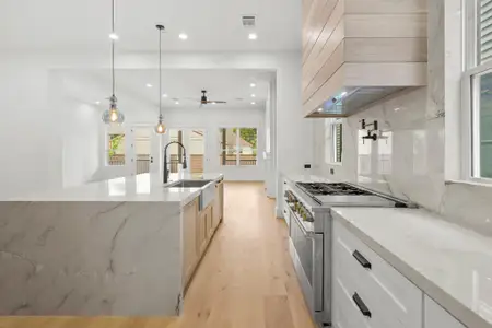 New construction Single-Family house 1524 Nicholson St, North Houston, TX 77008 - image