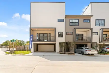 New construction Single-Family house 11927 N Hoa Sen Cir, Houston, TX 77072 - image