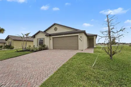 New construction Single-Family house 969 Bent Creek Dr, Fort Pierce, FL 34947 plan Harrisburg - image