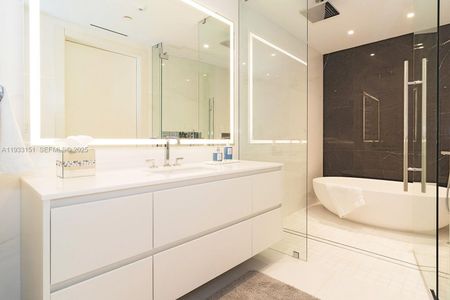 New construction Condo house 300 Biscayne Blvd Wy, Unit 805, Miami, FL 33131 - image