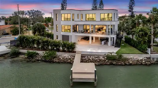 New construction Single-Family house 7176 S Shore Dr S, St. Petersburg, FL 33707 - image