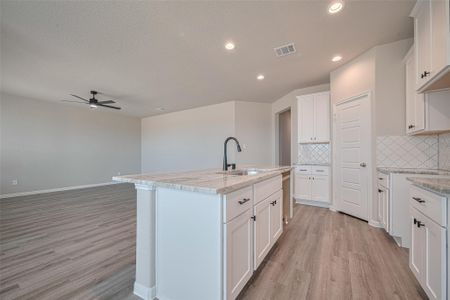 New construction Single-Family house 328 Palero Path, Brookshire, TX 77423 plan Plan 2360 - image 6