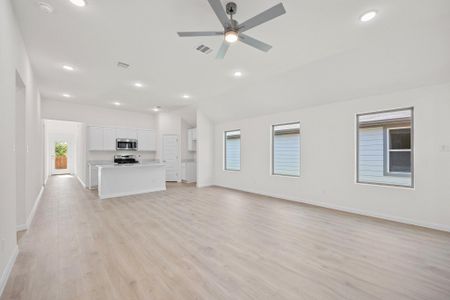 New construction Single-Family house 256 Bendecido Lp, Elgin, TX 78621 plan Cypress | Trinity Ranch - image 14