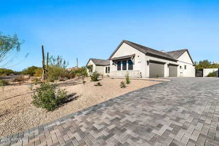 New construction Single-Family house 8714 E Tether Trl, Scottsdale, AZ 85255 null- photo 0