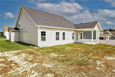 New construction Single-Family house 5411 Seedling Rd, Fayetteville, NC 28311 plan Garland - image