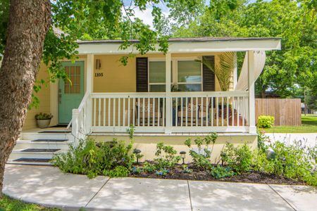 New construction Single-Family house 1105 E Alamo, Brenham, TX 77833 - image