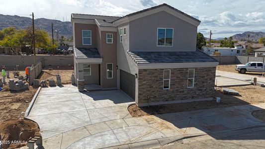 New construction Single-Family house 921 E Desert Ln, Phoenix, AZ 85042 null- photo 3 3