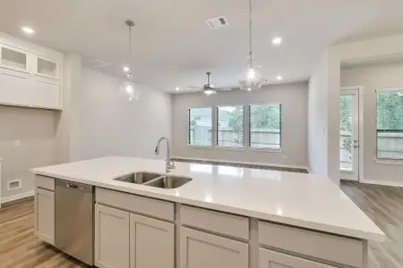 New construction Single-Family house 348 Summer Place Dr, Montgomery, TX 77356 plan Newport - image 11