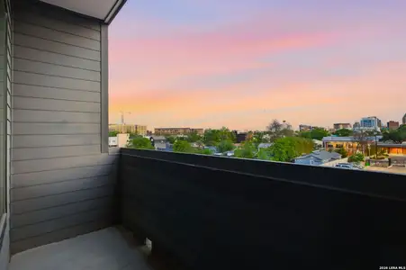 New construction Townhouse house 719 E Locust St, Unit 4107, San Antonio, TX 78212 - image