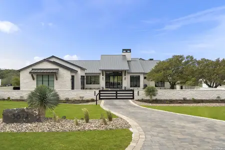 New construction Single-Family house 3672 Clubs Dr, Boerne, TX 78006 - image