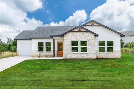 New construction Single-Family house 5652 Black Pine Cir, Granbury, TX 76048 - image