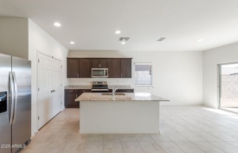 New construction Single-Family house 24653 W Concorda Dr, Buckeye, AZ 85326 Bluebell- photo 4 4