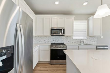 New construction Single-Family house 219 Orchard Laurel Dr, Alvin, TX 77511 plan Walker - image 12