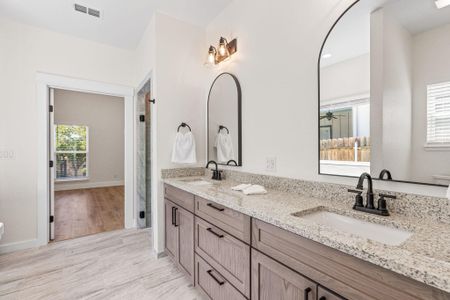 New construction Single-Family house 1012 Creswell Ln, Kerrville, TX 78028 - image 12