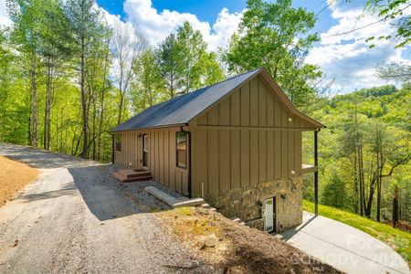 New construction Single-Family house 114 Woodpecker Rd, Purlear, NC 28665 - image