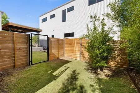 New construction Single-Family house 900 S 2Nd St, Unit 22, Austin, TX 78704 - image 3