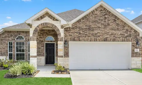 New construction Single-Family house 13210 Anchor Isle Ct, Texas City, TX 77568 plan Aintree - image