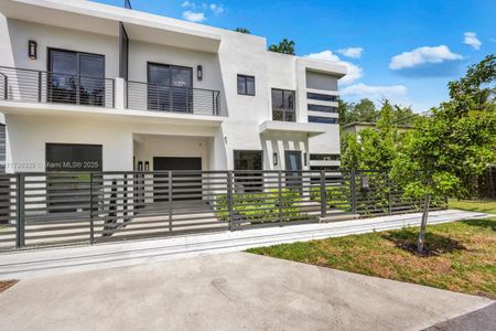 New construction Townhouse house 3224 Elizabeth St, Unit 3224, Miami, FL 33133 - image