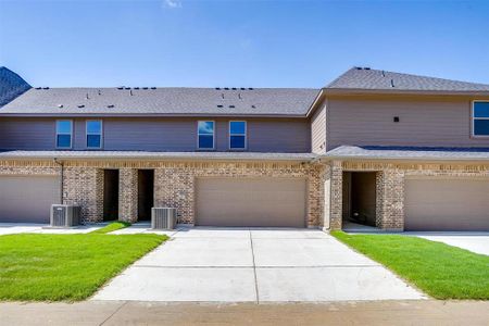 New construction Townhouse house 6807 Robert Reed Rd, Arlington, TX 76001 - image