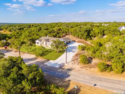 New construction Single-Family house 736 Mountain Creek Trl, Boerne, TX 78006 - image