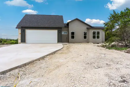 New construction Single-Family house 129 Rayner Pl, Spring Branch, TX 78070 - image