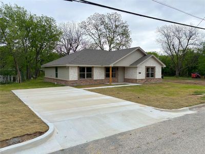 New construction Single-Family house 307 Elba St, Bowie, TX 76230 - image