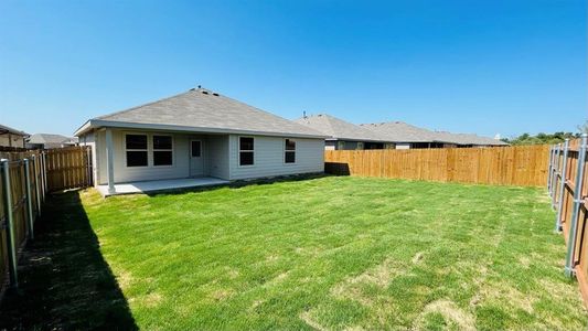 New construction Single-Family house 4204 Azam Creek Ln, Fort Worth, TX 76036 CAMDEN- photo 7 7