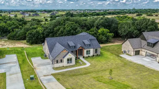 New construction Single-Family house 2001 Woodland Rd, Weatherford, TX 76088 - image