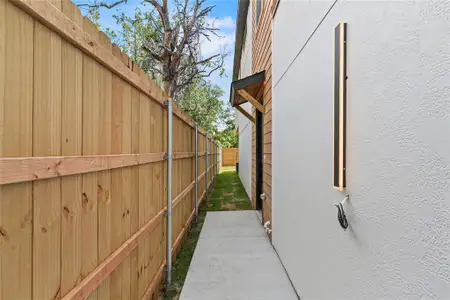 New construction Single-Family house 1908 Duluth St, Dallas, TX 75212 - image