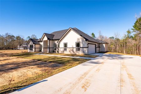 New construction Single-Family house 352 County Rd 6490, Dayton, TX 77535 - image