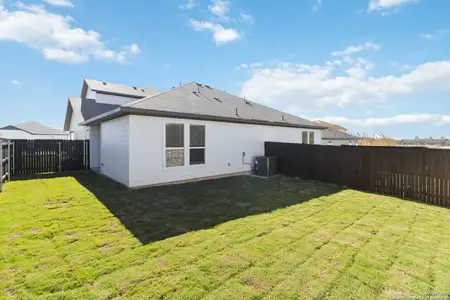 New construction Multi-Family house 445 Cross Barn Blvd, Buda, TX 78610 plan Duplex 1800 - image 3