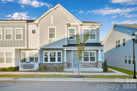 New construction Townhouse house 8817 Arrington Hall Dr, Charlotte, NC 28215 - image