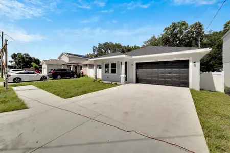 New construction Single-Family house 3706 Wiggins Leaf St, Tampa, FL 33619 - image