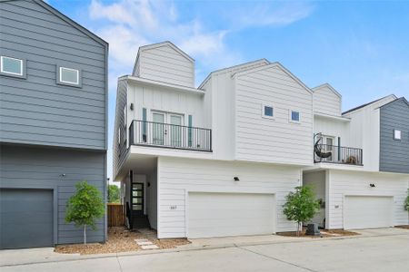 New construction Single-Family house 107 Tolima Dove St, Houston, TX 77018 - image