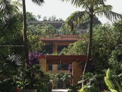 Ziggurat by Allen Morris in Miami - image 11