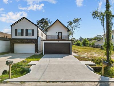 New construction Single-Family house 7946 Dyer Street, Houston, TX 77088 - photo 0