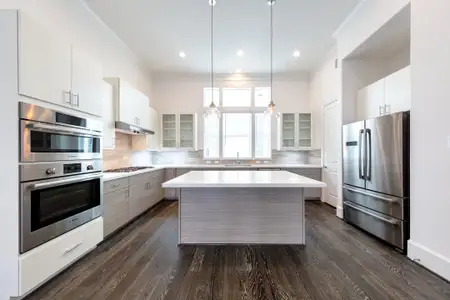 New construction Single-Family house 1308 E Crosby Rd, Carrollton, TX 75006 - image 3